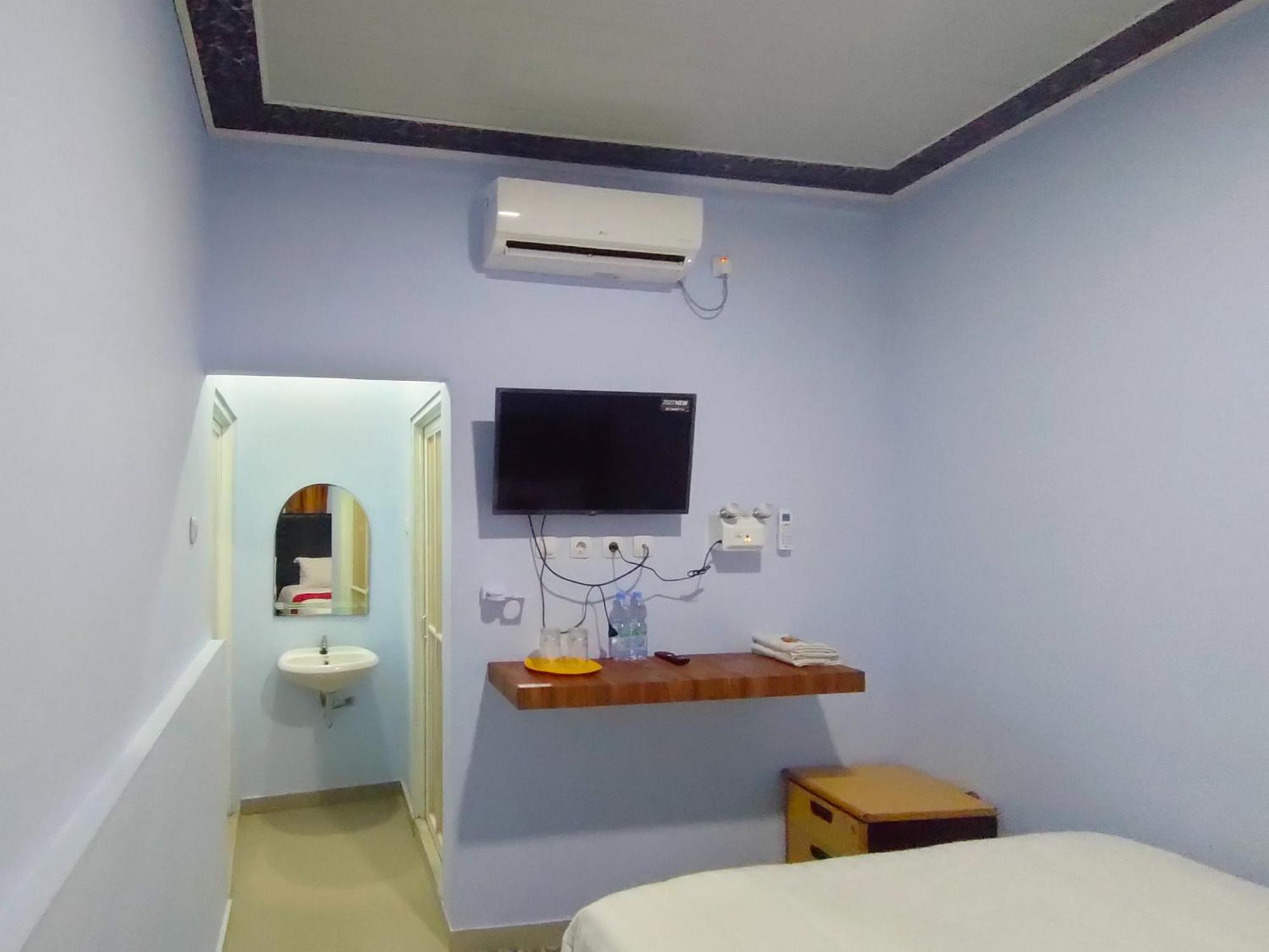 Reddoorz Syariah Near Stasiun Wates Hotel Wates  Luaran gambar